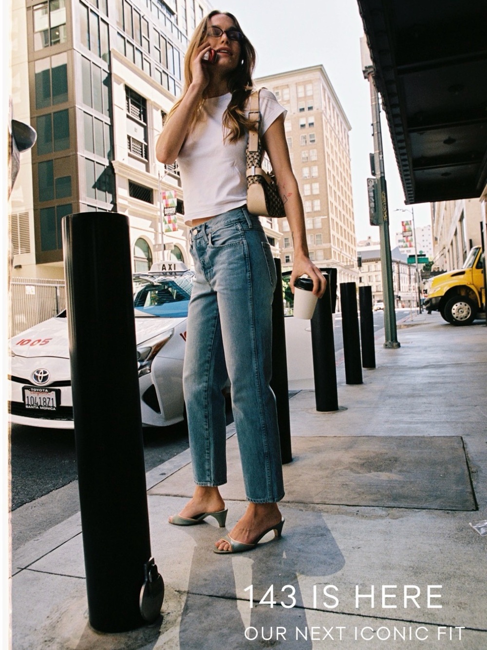 AMO 143 Straight-Leg Jeans Size 24 - Picture 2 of 7